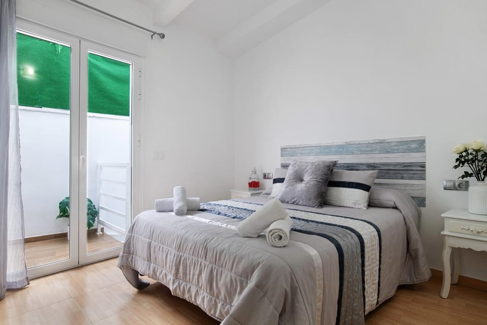 Property building, Living room, Bedroom