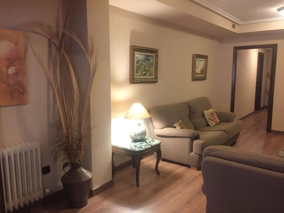 Communal lounge/ TV room