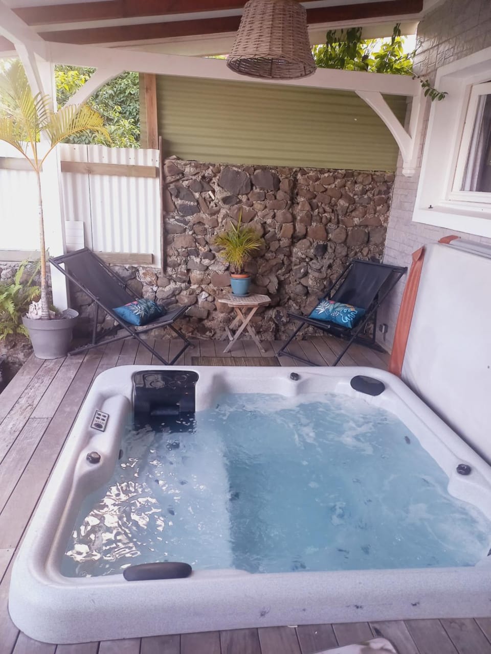 Patio, Hot Tub, Balcony/Terrace