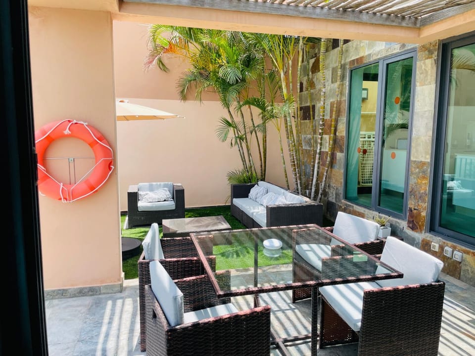 Garden, Balcony/Terrace, Seating area, Garden view