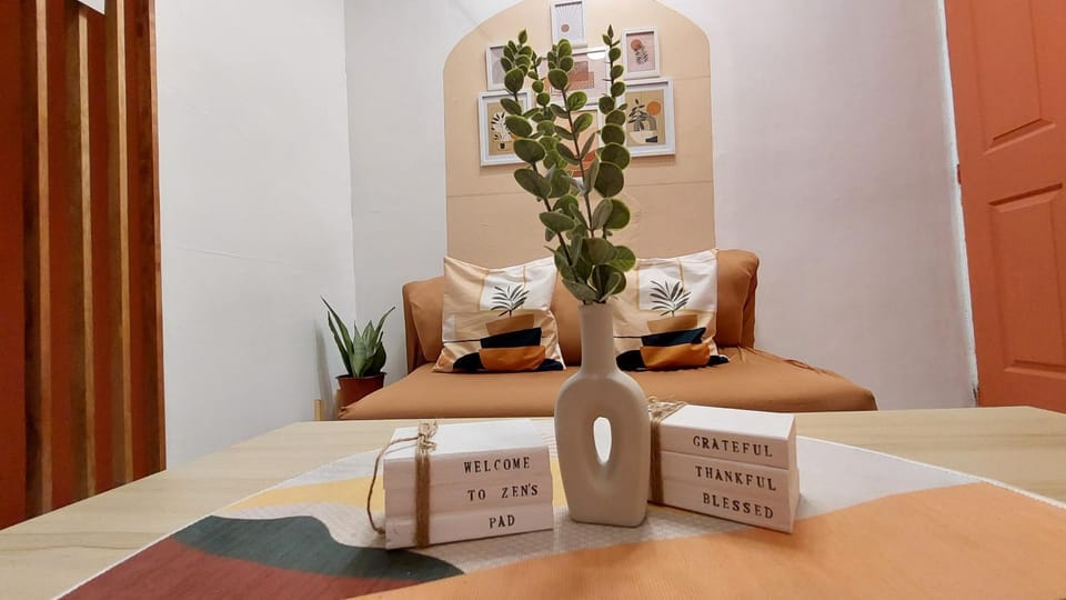 Living room, Decorative detail, Seating area