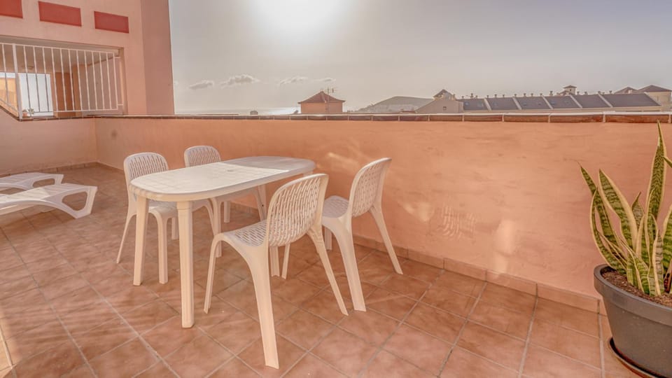 View (from property/room), Balcony/Terrace, Dining area
