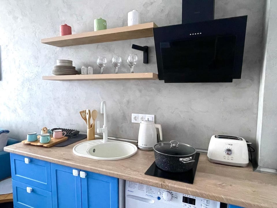 Kitchen or kitchenette