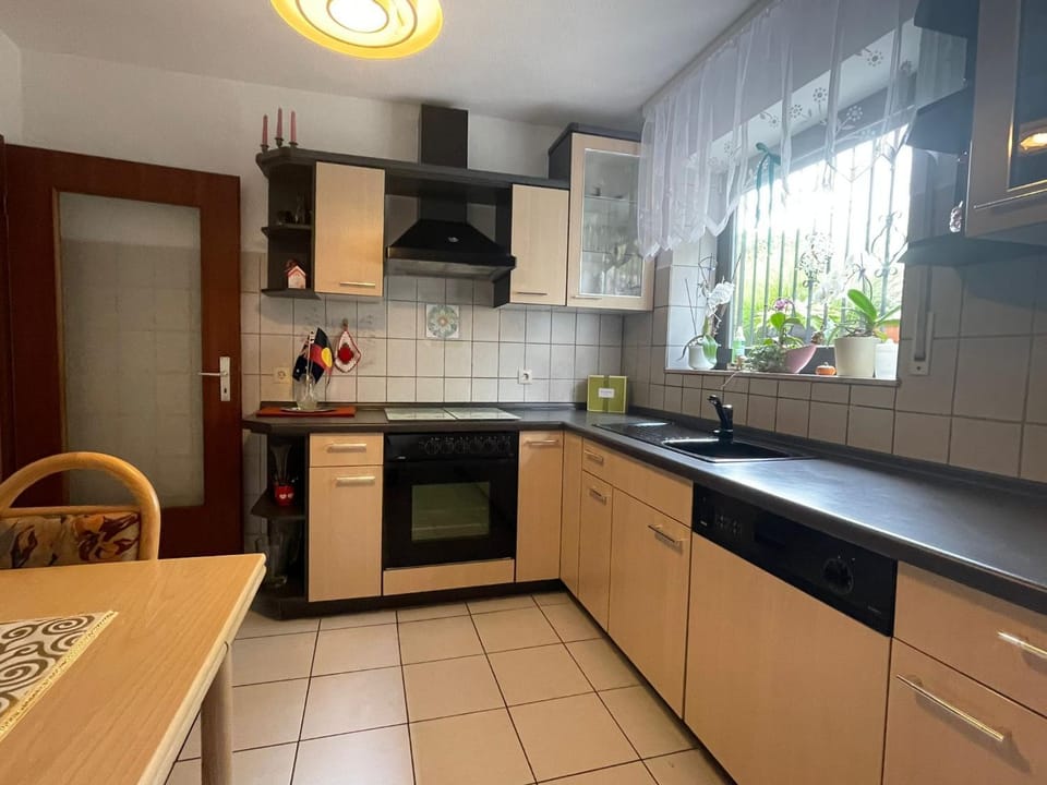 HAUS AURORA - im Grünen, zentral gelegen Apartment in Saarland, 66, Germany