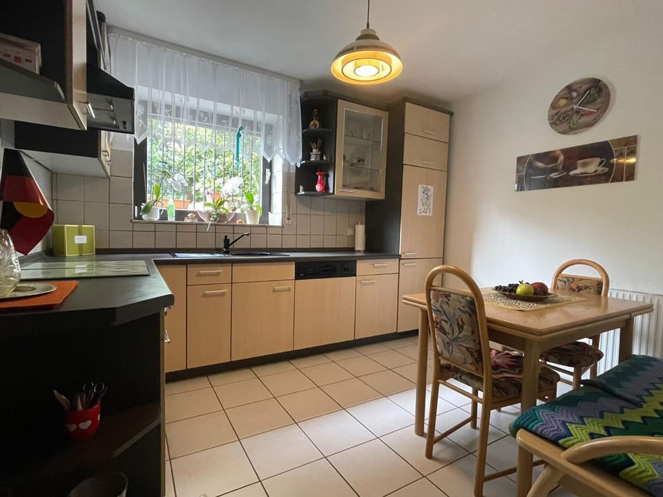 HAUS AURORA - im Grünen, zentral gelegen Apartment in Saarland, 66, Germany