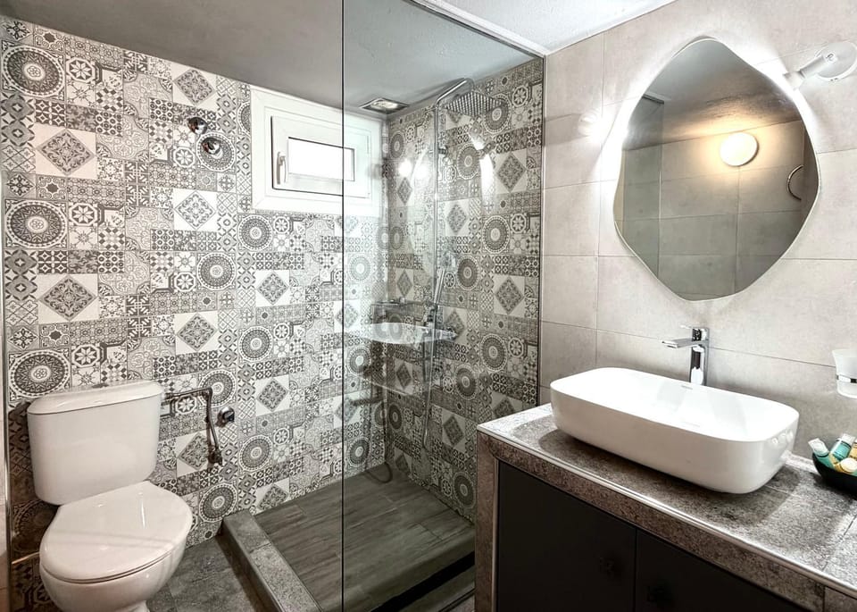 Shower, Toilet, Bathroom