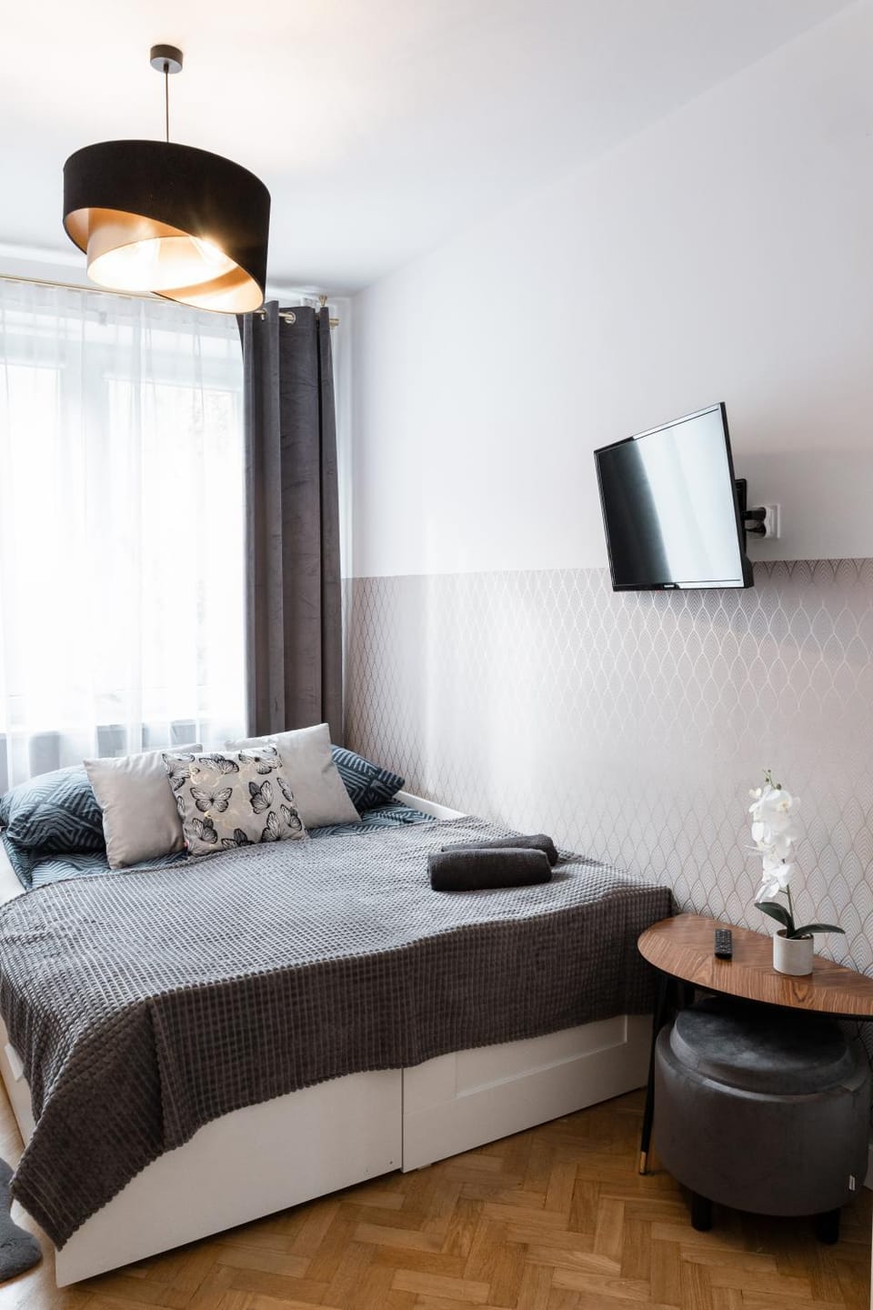 Bed, Photo of the whole room, Bedroom