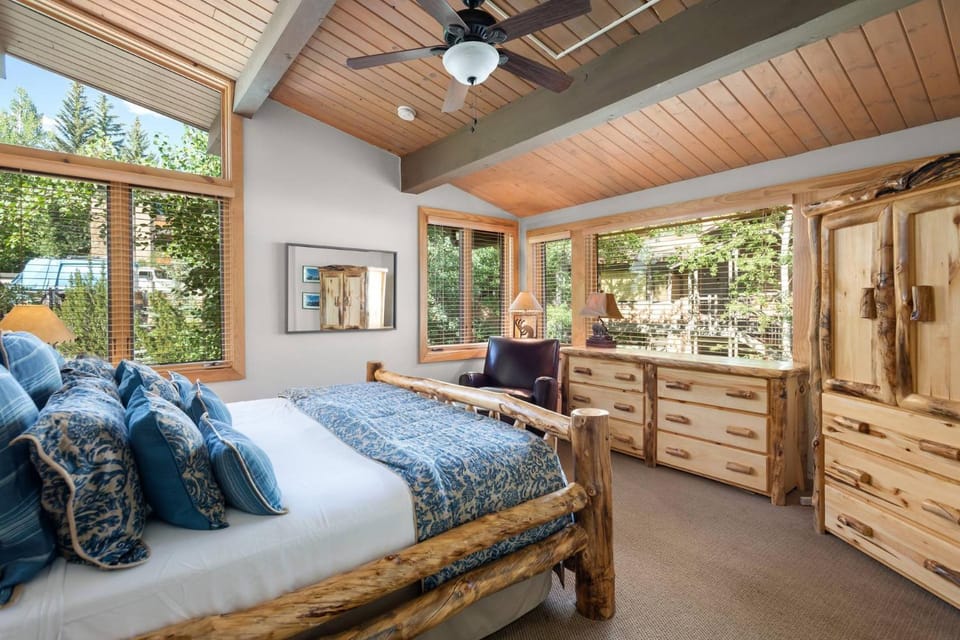 Aspenwood 2 bedroom plus loft J17 House in Snowmass Village