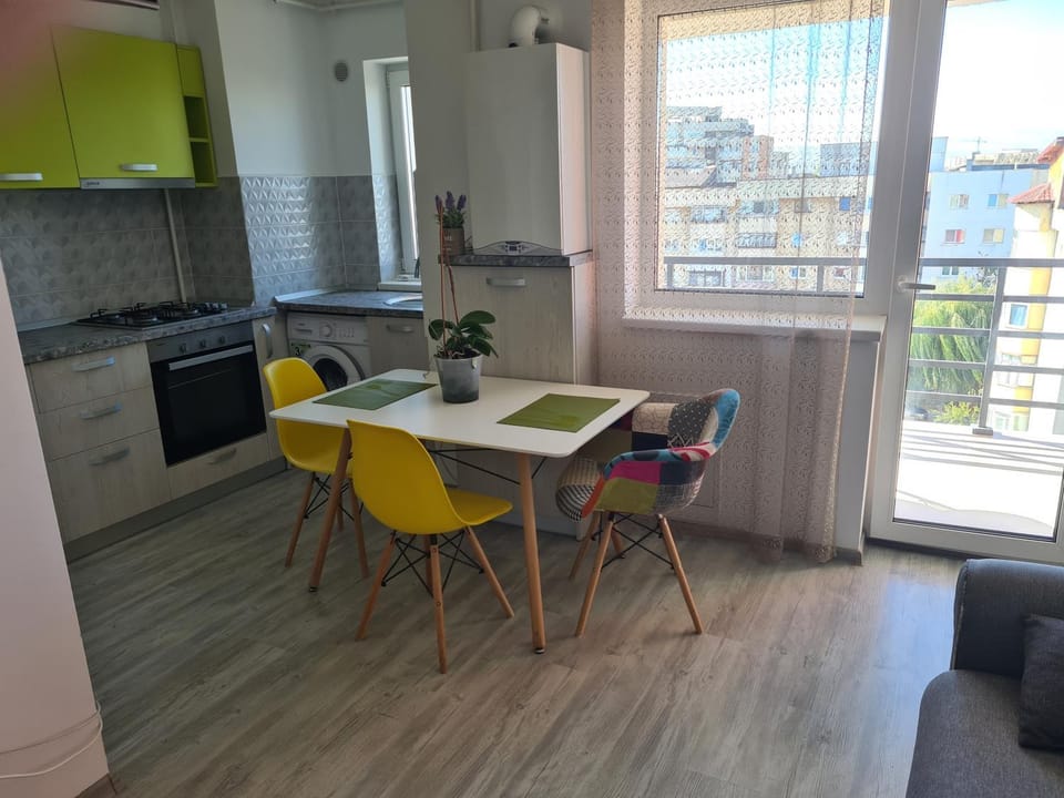 Kitchen or kitchenette, Living room, Seating area, Dining area, dishwasher, oven, pet friendly, stove