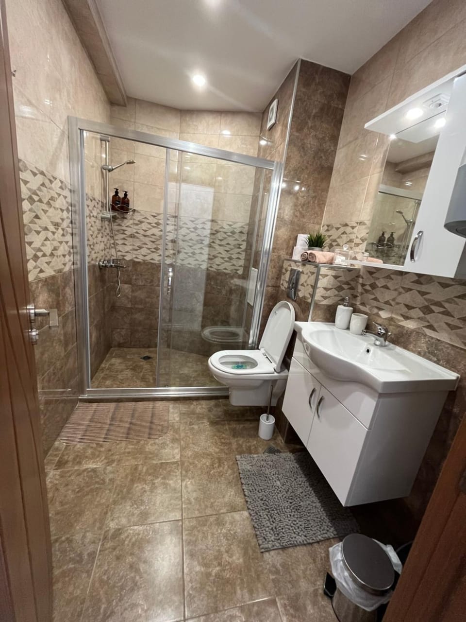 Shower, Toilet, Bathroom