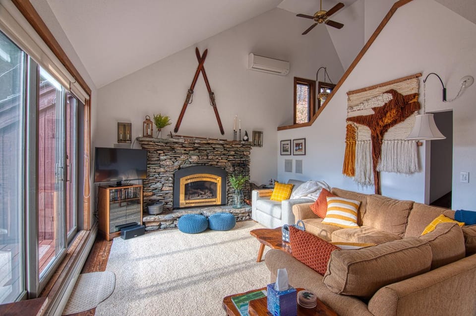 Gnome Home Mountain Ski Chalet w/Sauna Killington Chalet in Stockbridge