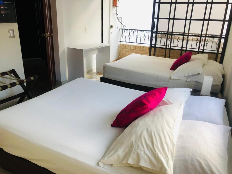 Casa Jardin del Lago Bed and Breakfast in Cali