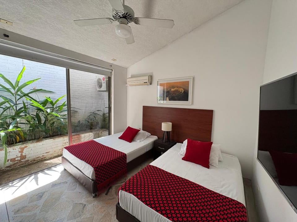 Casa Jardin del Lago Bed and Breakfast in Cali