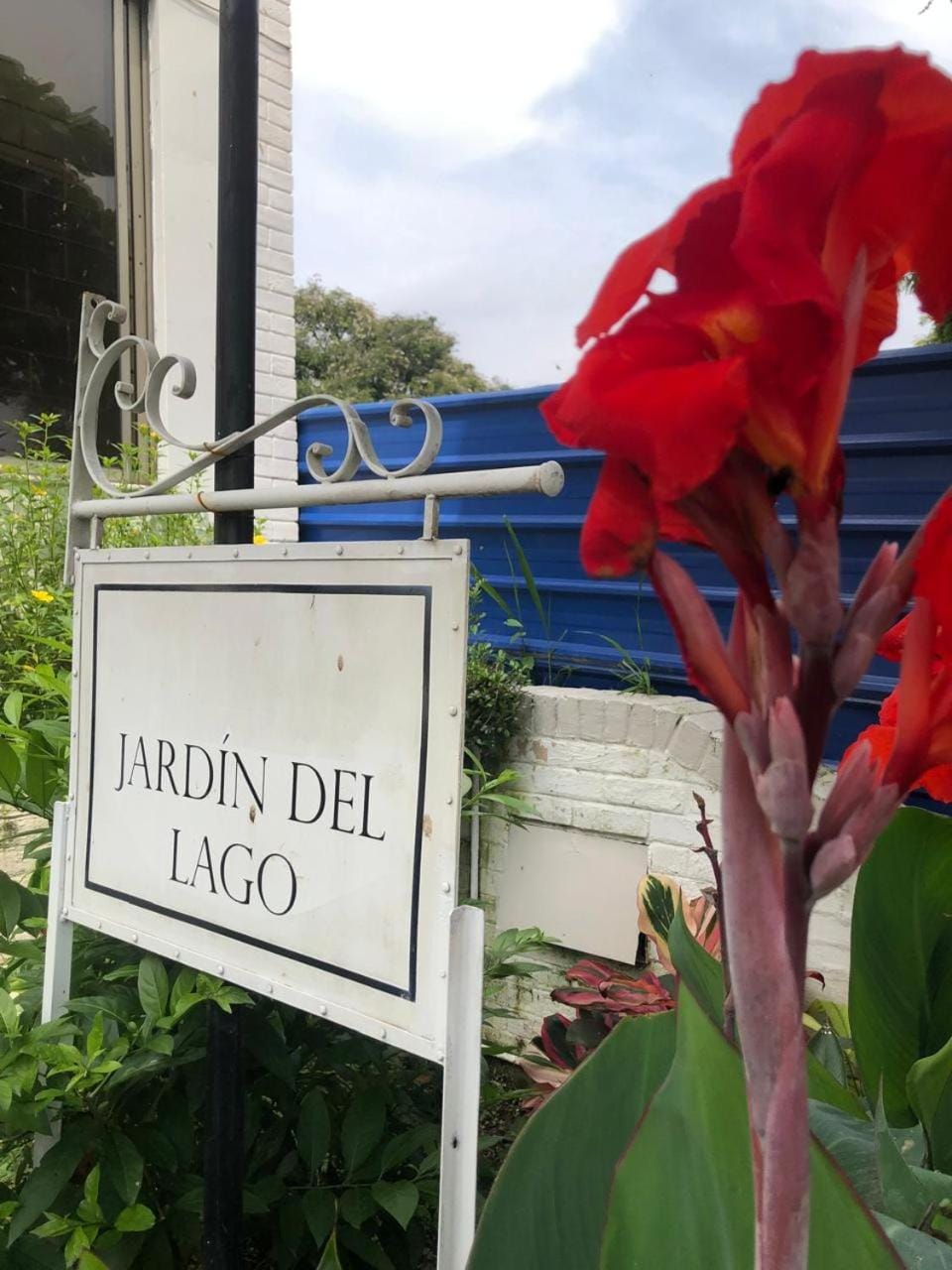 Casa Jardin del Lago Bed and Breakfast in Cali