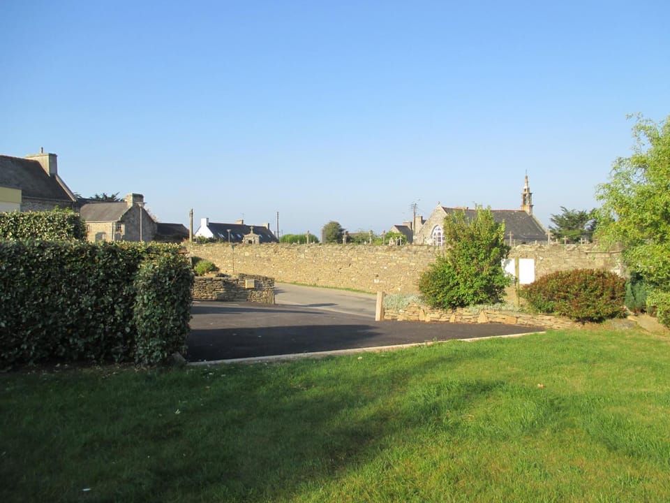 Garden view, Street view