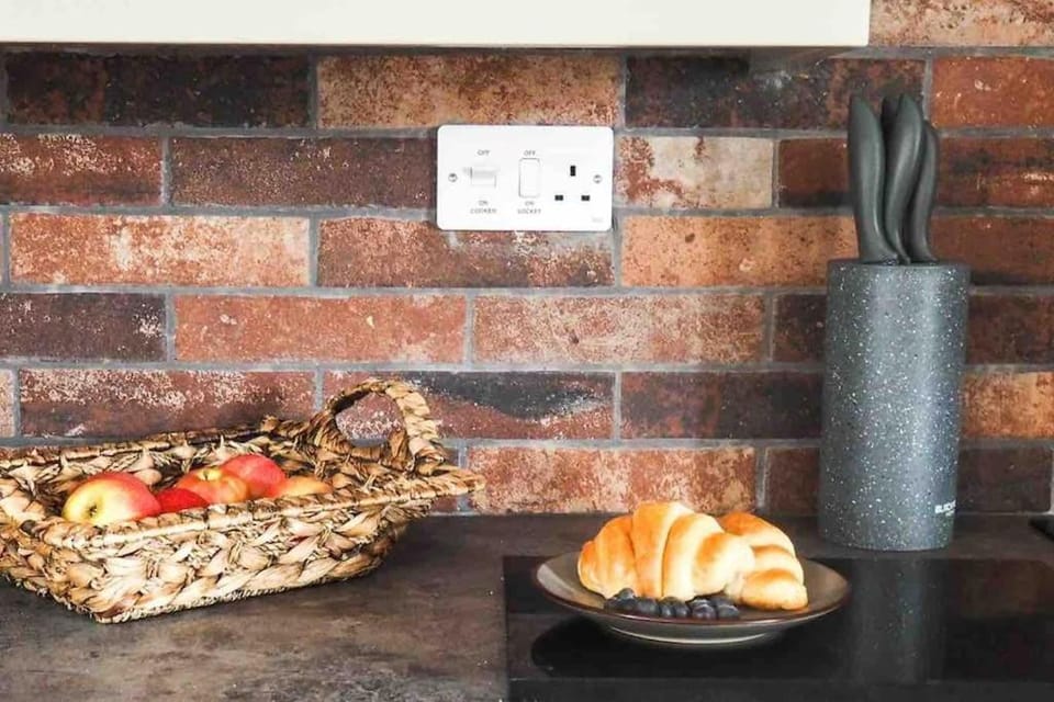 Large Cottage, Beach, Pubs Shops, Netflix, BBQ, Dog Friendly House in Hunmanby