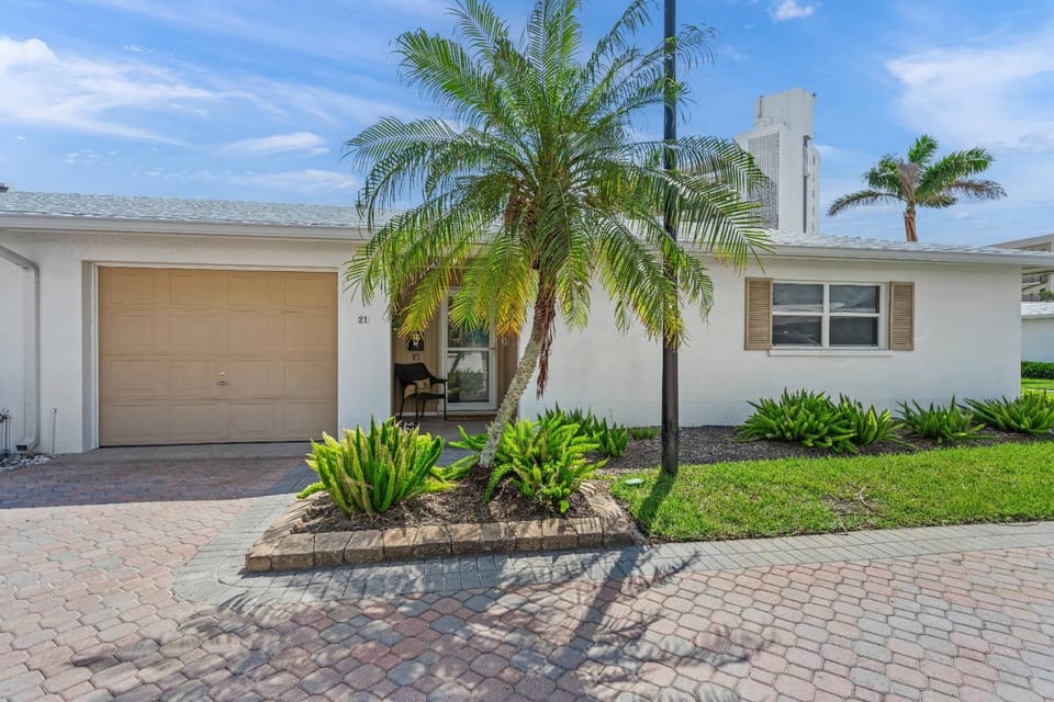 Crystal Sands & Dreams House in Siesta Beach