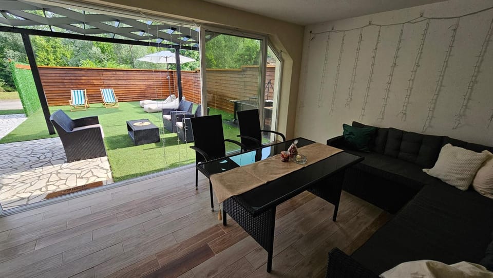Balcony/Terrace, Seating area