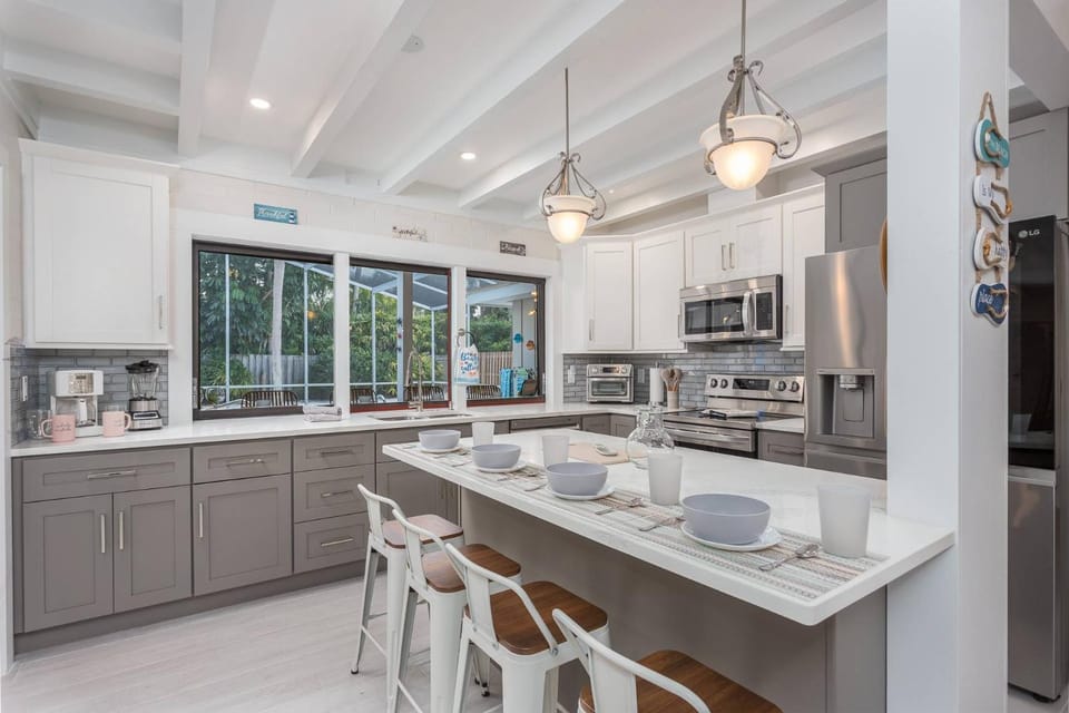 Sunkissed Pool Home House in Siesta Key