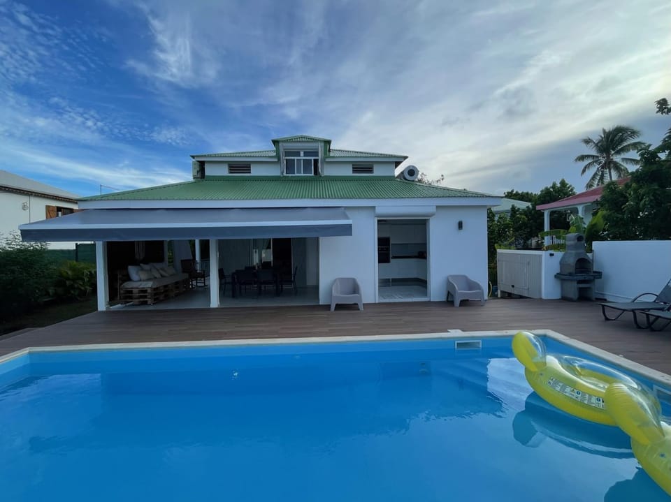 NOUVEAU Villa Ricololo Piscine Balnéo Golf Yoga Villa in Grande-Terre, Guadeloupe