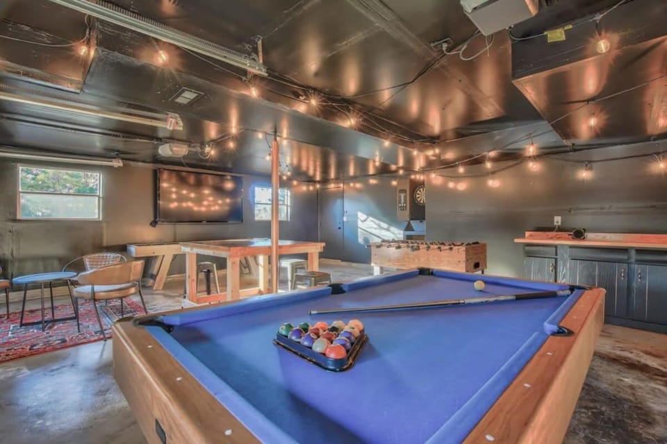 4BD With Game Lounge Hot tub Dog Friendly USAFA House in Colorado Springs