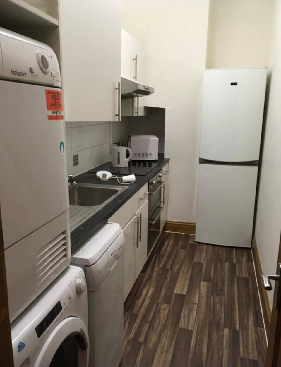 Kitchen or kitchenette, Communal kitchen