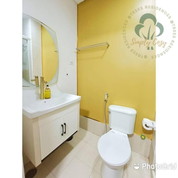 Simply COZY at Trees Residences 1 Br with Balcony Apartment in Quezon City