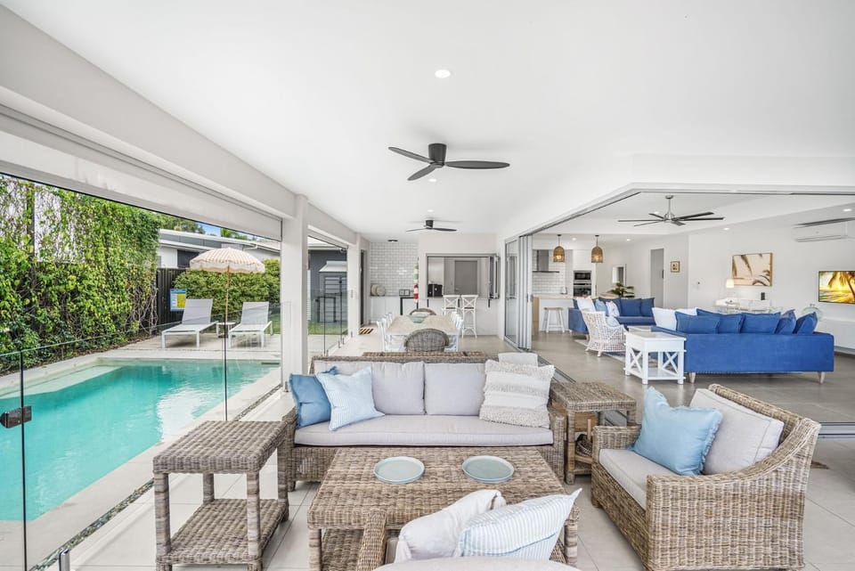 Patio, Seating area, Swimming pool, sunbed
