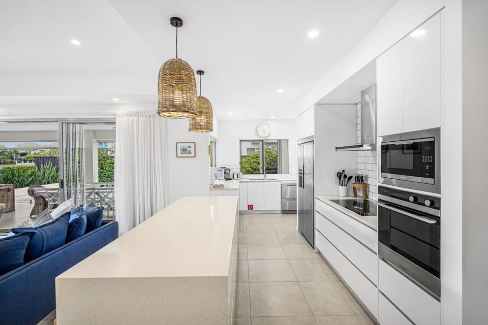 Kitchen or kitchenette, oven, stove