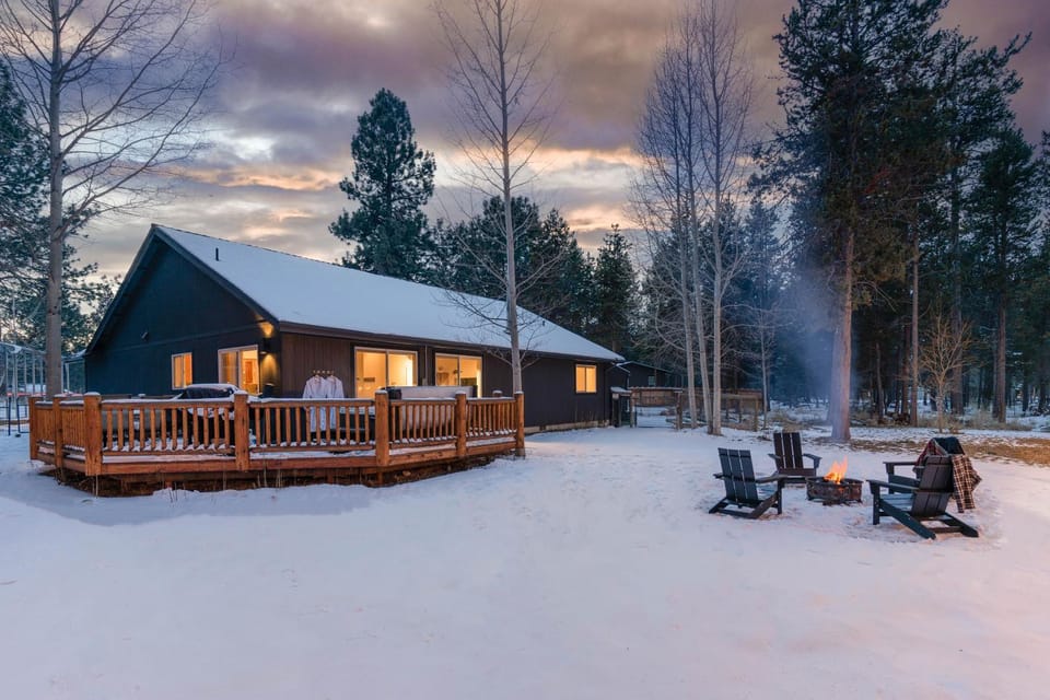 Property building, Day, Natural landscape, Winter, Garden, Hot Tub, flat iron