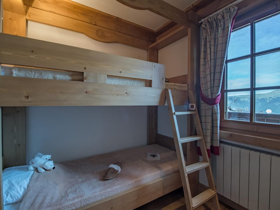 Courchevel 1850 : Élégant Duplex avec Cheminée et WiFi - FR-1-575-146 Apartment in Saint-Bon-Tarentaise