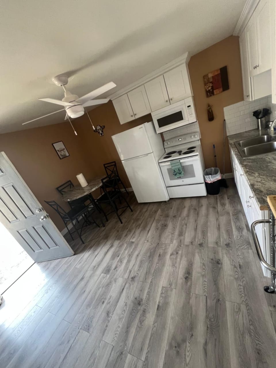 #2 bedroom cozy SUITE, 1 min walk to the beach # Apartment in Bullhead City