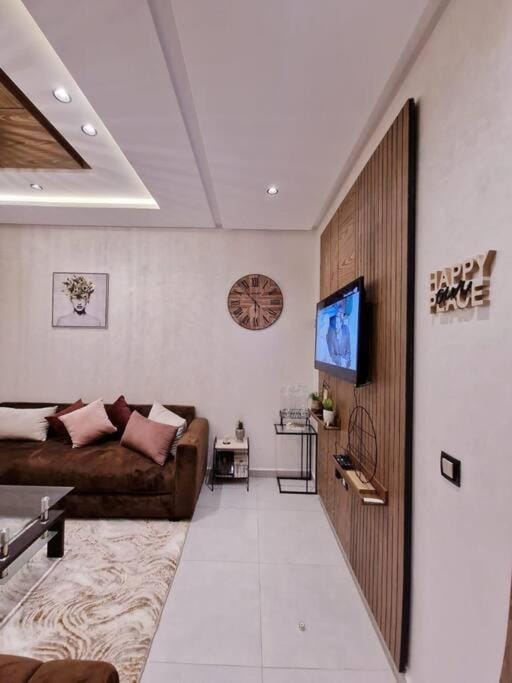 Communal lounge/ TV room, TV and multimedia, Living room, Seating area, Evening entertainment