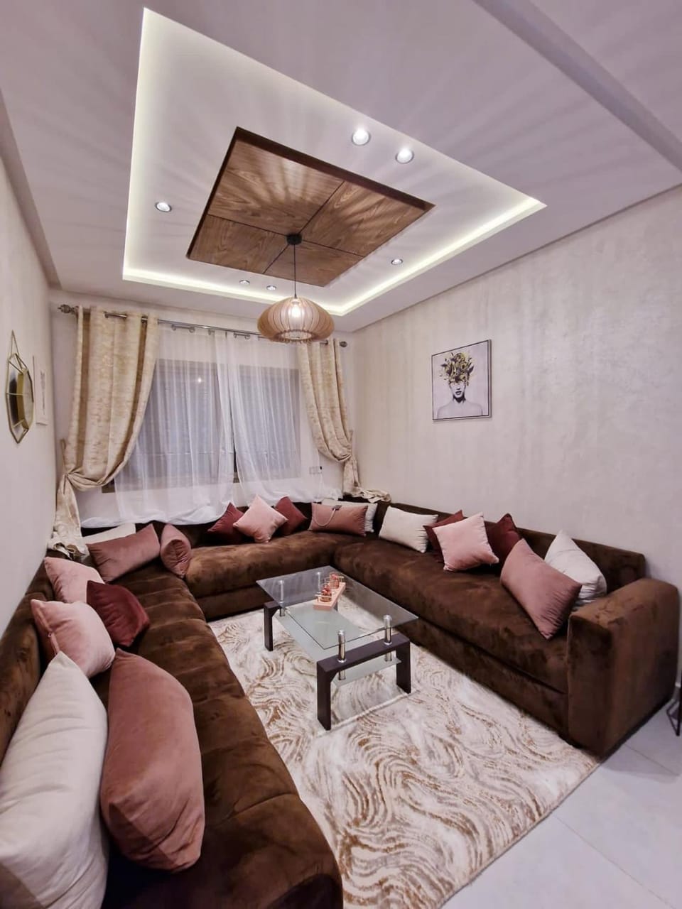 Bed, TV and multimedia, Living room, Photo of the whole room, Seating area, Bedroom