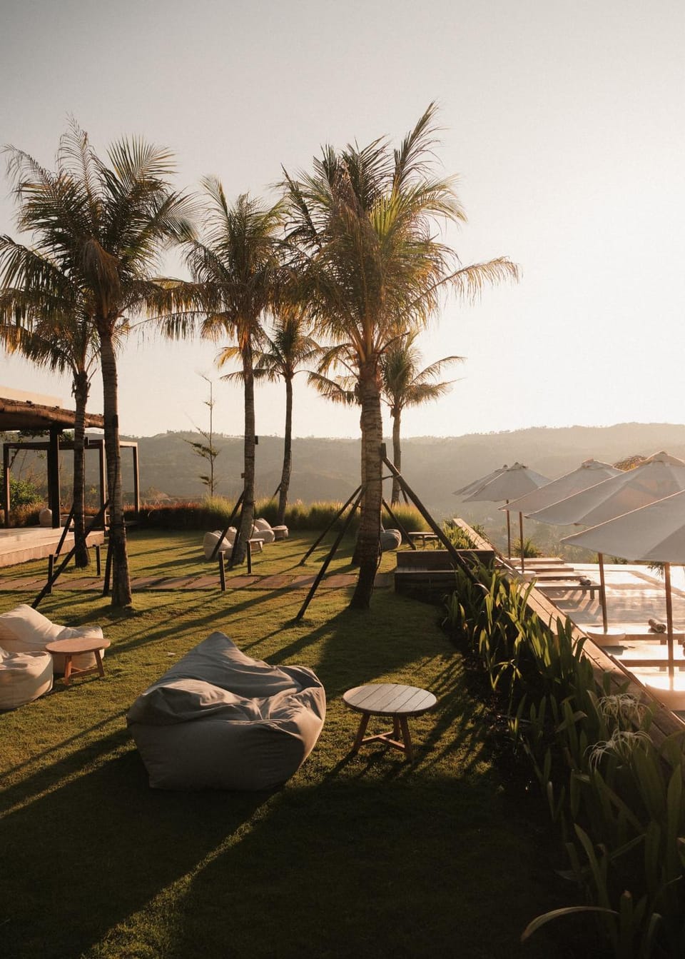 Property building, Natural landscape, Garden, Garden view, Mountain view, Swimming pool, sunbed