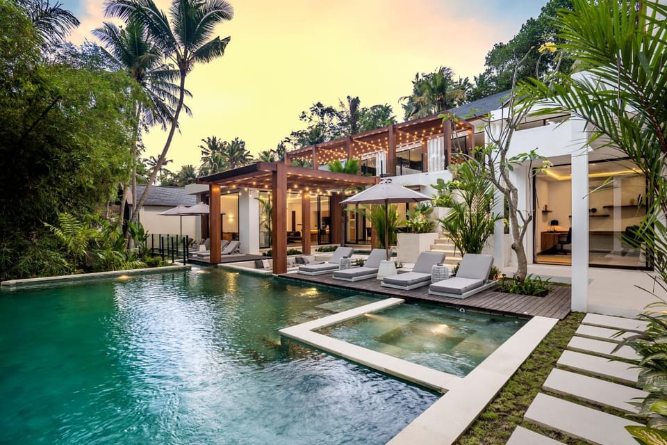 Property building, Pool view, Swimming pool