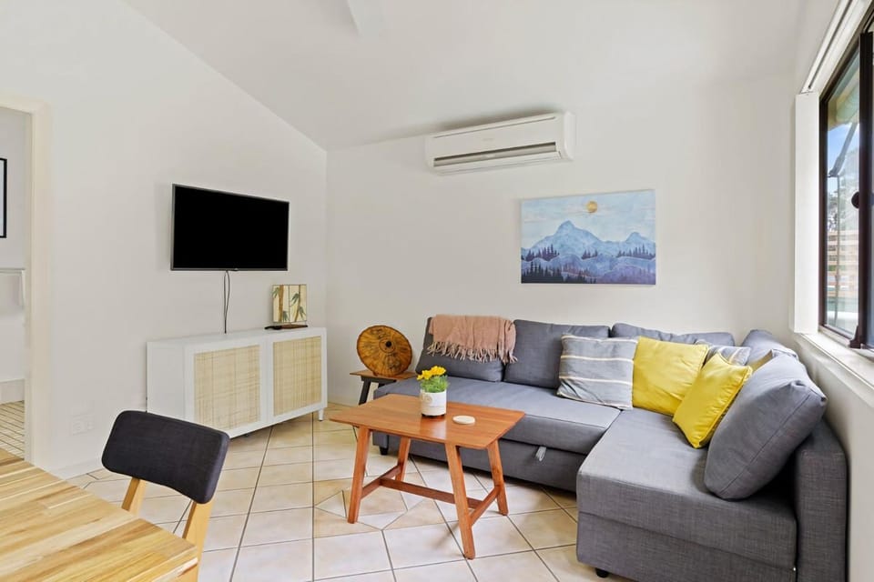 Waterfront Pet Friendly Abode Toukley NSW House in Toukley