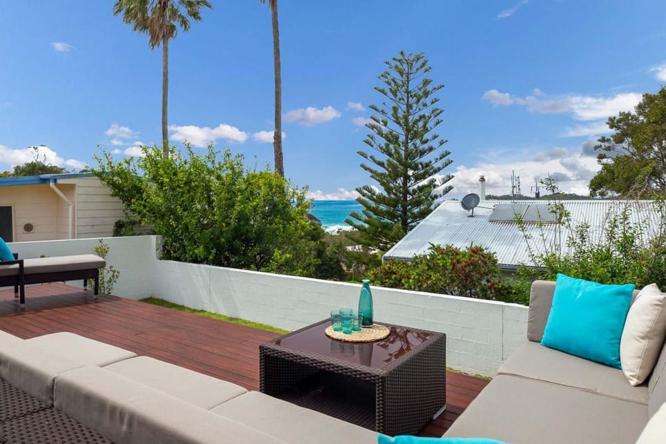 Patio, Natural landscape, View (from property/room), Balcony/Terrace, Seating area, Sea view