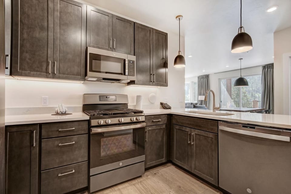 Brand New Clear Water Lofts - 2br Premier Condo - Kids Ski Free, No CF condo Apartment in Keystone