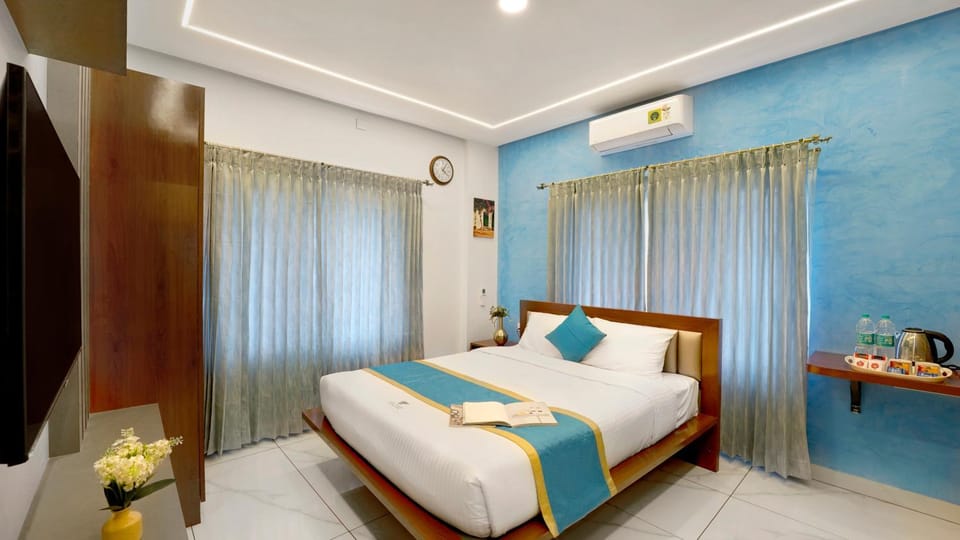 Bed, TV and multimedia, Photo of the whole room, Bedroom, wardrobe, air conditioner