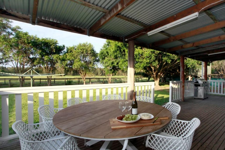 Patio, Dining area