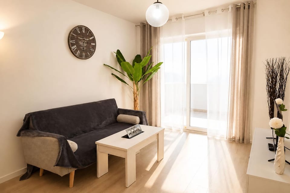 TV and multimedia, Living room, furniture