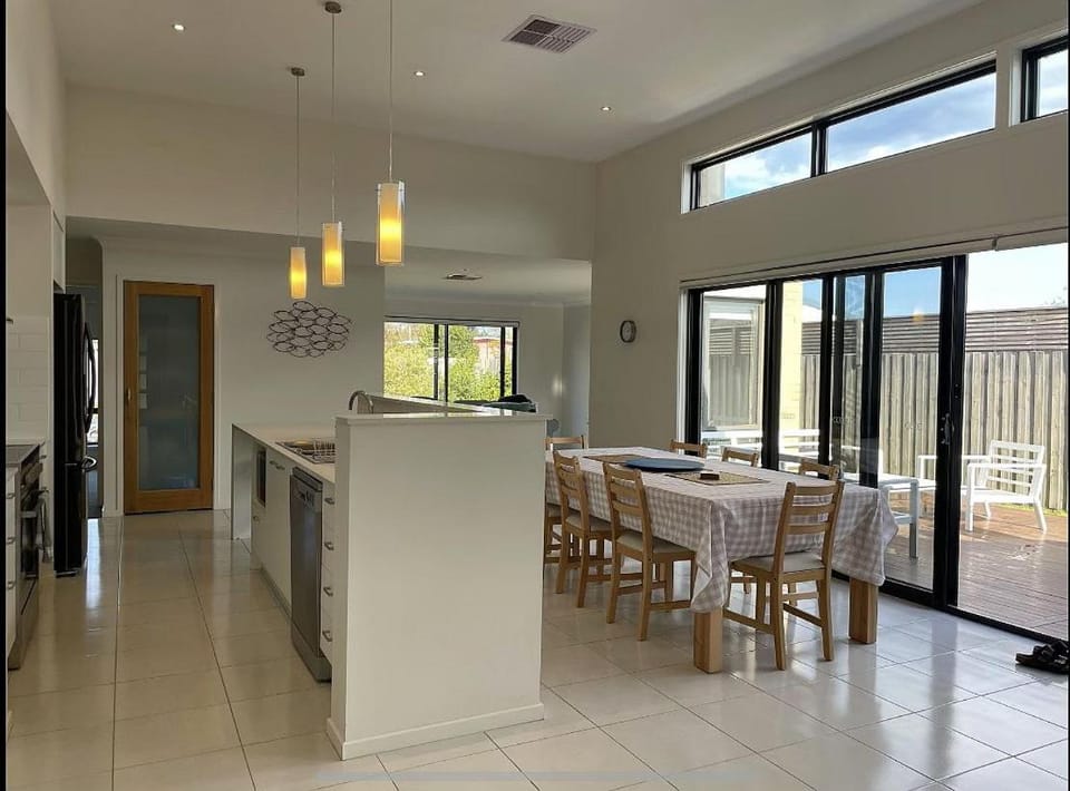 Other, Seating area, Dining area