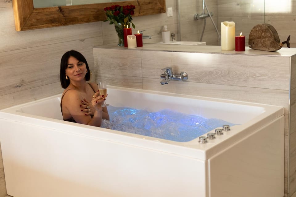 Hot Tub, Bath