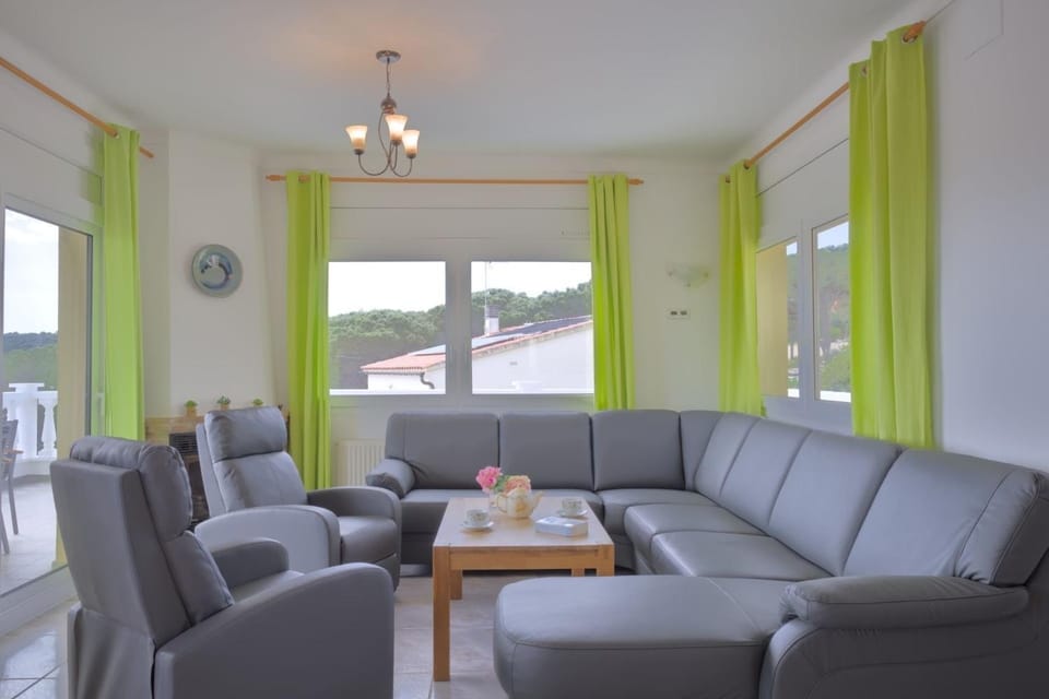Haus GIRASOL House in L'Escala