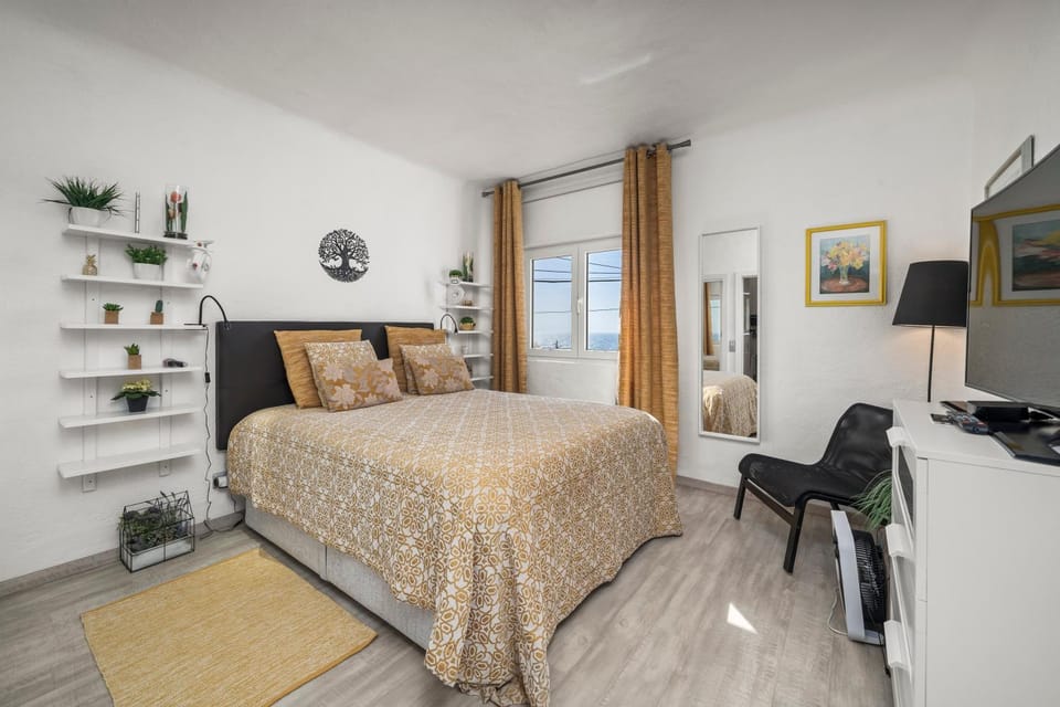Living room, Bedroom