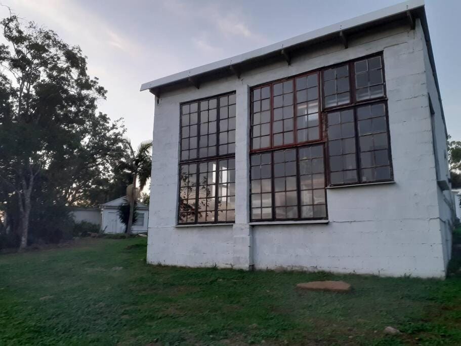 Windygates Estate Rustic Window Cottage Apartment in Port Elizabeth