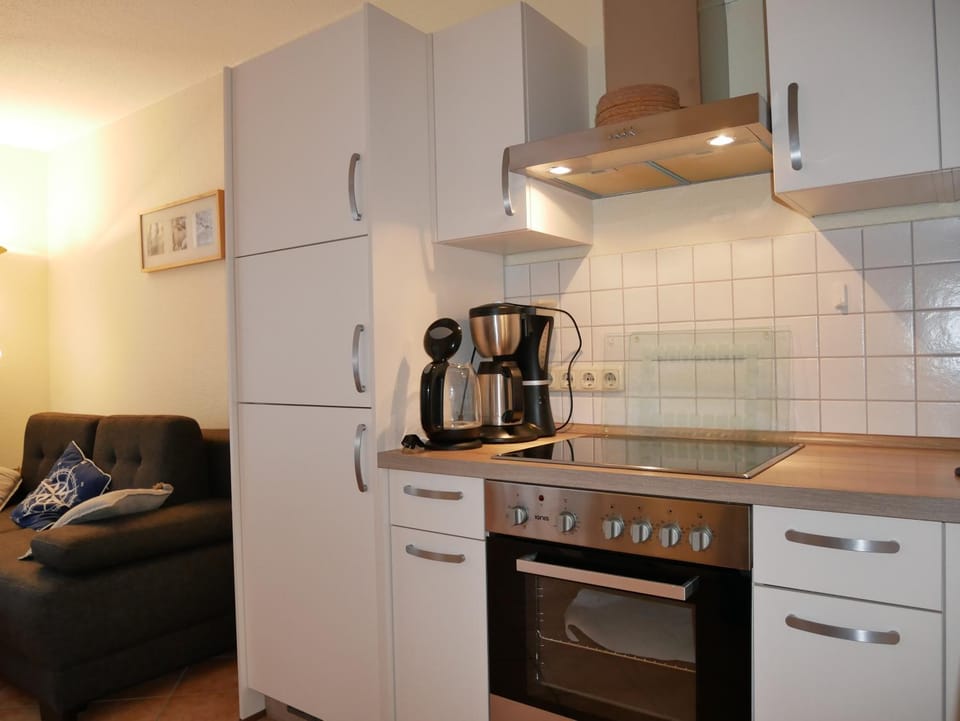 Kitchen or kitchenette, Living room, Seating area