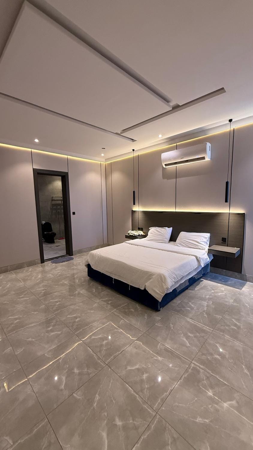 Bed, Photo of the whole room, Bedroom, air conditioner