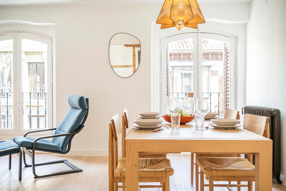 Seating area, Dining area